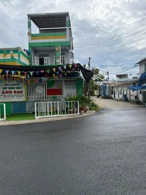 bán lô góc 2 mặt tiền lê văn lương nhà bè -đường 20m - 3 tầng -6m x23m