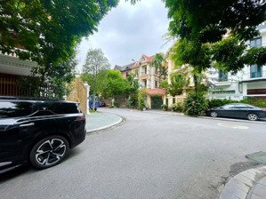 đường 17.5 m, phân lô, vỉa hè, kd, vp, đg đồng đỗ, thượng thanh, dt 110 m, 6 t, mt 7 m, giá 28 tỷ 3