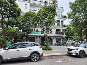 liền kề góc thuỷ nguyên 226m2, vị trí đẹp, kinh doanh nhà hàng tốt giá 79 tỷ có thương lượng