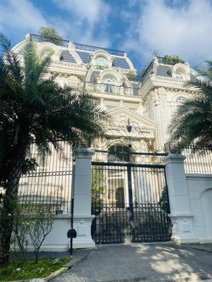 cho thuê tòa góc hai mặt tiền 1500m2 - đường lương định của giá 280 triệu