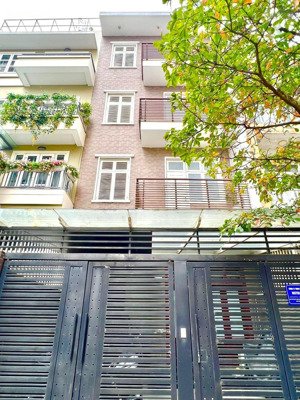 xem gấp! bán nhà trần thái tông, ô tô tránh, vỉa hè, ô tô trong nhà, mặt tiền lớn, 130m2*6t