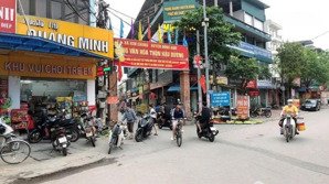 nhà 3 tầng mặt đường ô tô tránh-kinh doanh-cho thuê cửa hàng-sát kcn btl-cách viện nhiệt đới 500m