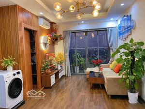 chủ nhà tin tưởng gửi bán căn hộ 2 phòng ngủ view đẹp, giá tốt nhất thị trường