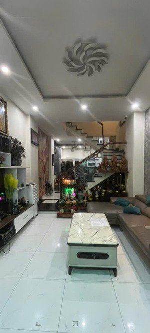 bán nhà quận 7, đường trần xuân soạn, phường tân hưng, q7, dt 4m x 17m nhà 2 lầu, st, giá 7,9 tỷ.