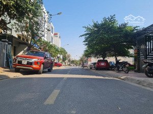 liền kề thượng thanh quận long biên - 100m 6tầng mt 6m - vỉa hè kinh doanh đỉnh chỉ 23,9tỷ