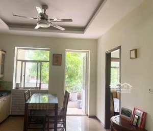 siêu hiếm! chính chủ cho thuê căn hộ chung cư đô thị việt hưng, 80m2, 2 ngủ, full nội thất mới sửa