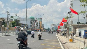 mặt tiền đường dương quảng hàm, 4x30m cho thuê 30tr/th. giá 18 tỷ tl