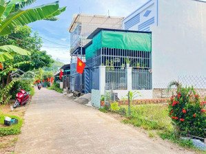 sát cụm kcn đắc lộc, mặt tiền chính đắc lộc * cách ql1a: 190m * giá: 1,7 tỷ