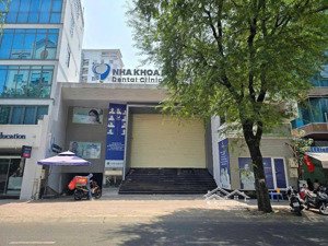 bề ngang khủng 17m- mặt tiền võ văn tần quận 3- dt 17x28m- hầm 2 tầng- 120 triệu/th 