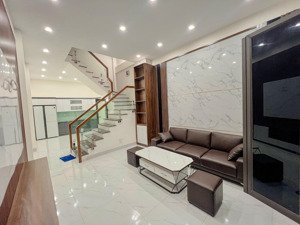 siêu dẻ - giá đt - phùng hừng - hà đông. lô góc, oto đỗ cửa vào nhà. 50m, 5t, mt 4.5m, 9.9 tỷ