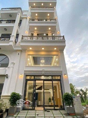 bán nhà mới xây đường số hoàng quốc việt - ngay sân vận động quân đội