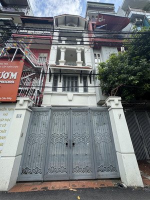 chỉ 26 tỷ - phân lô mặt hồ - trần duy hưng - ô tô chạy vòng quanh- gần phố- dòng tiền 30tr/th- 89m2