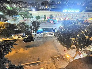 bán nhà mặt phố ngọc lâm, 74m2, thang máy, vỉa hè, kinh doanh dòng tiền 700 triệu/năm