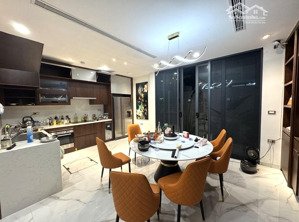 chủ cần bán gấp nhà đào tấn - 69m2 - 5.8m mặt tiền - giá 20.8 tỷ - thửa vuông - gần phố- ô tô tránh