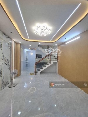 hot, bán gấp nhà đẹp 2 tầng mới 100% lô tư, btân, 40m2, hẻm 5m sát mặt tiền, nhỉnh 4 tỷ