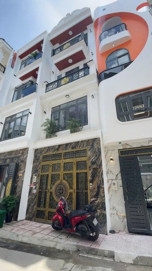 cần bán gấp nhà hẻm 62 đường 5d ngang 4 dài 15 chỉ 5 tỷ