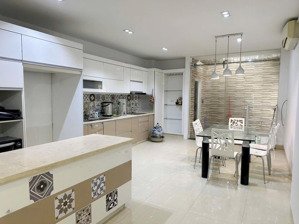 chủ cần chuyển đổi nên hạ giá bán lk20 văn phú dt: 90m2 x5 tầng hoàn thiện đẹp + full đồ giá 20 tỷ.