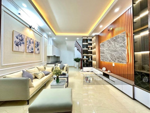hiếm! nhà cực đẹp 39m2x5t đầy đủ nội thất. cách mặt phố 50m, ngõ thông thẳng rộng phố trần duy hưng