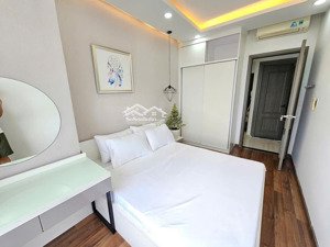 chính chủ cần bán gấp căn hộ kingston residence 90m2 3pn 8.3 tỷ sổ. đt: cường view mát