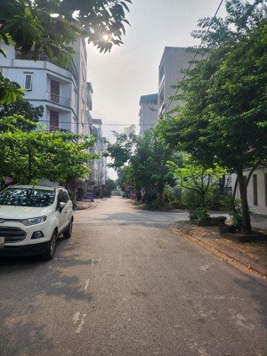 chính chủ tôi bán nhà tái định cư lai xá, ql32 - vành đai 3.5, 68m2, 5 tầng, full nội thất.