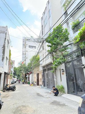 định cư nước ngoài cần bán nhà hxh 8m khu sân bay tân sơn nhất, giá chỉ nhỉnh 163tr/m2