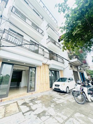 chính chủ bán nhà 2 căn nhà mặt phố 5 tầng thang máy cạnh big c long biên 90m2 chia 2 căn 13.8 tỷ