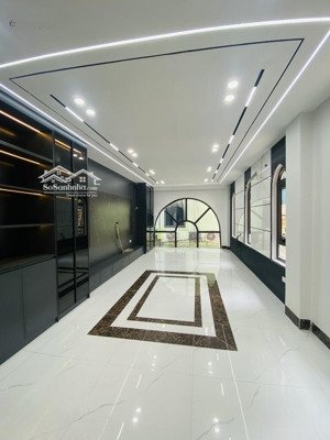 hoa hậu sài đồng hai oto tránh lô góc full nội thất