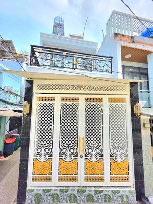 4,79 tỷ giảm còn 4,45 tỷ bán nhà full nội thất ở liền hẻm xe hơi 1716 đường huỳnh tấn phát,nhà bè