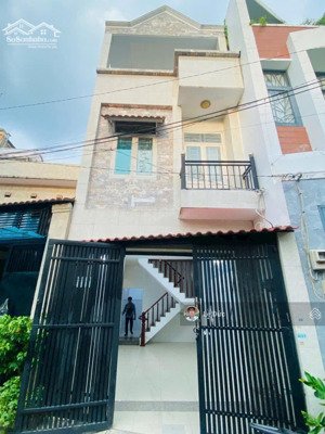 bán căn nhà hẻm ô tô ngay gần cầu phú long, q12