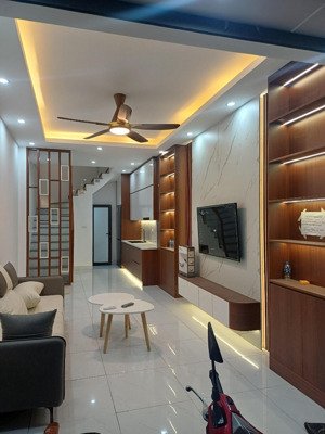 nhà đẹp tây mỗ - xuân phương, 31m2, 5 tầng giá có 5,25 tỷ, hàng xóm vin smart lh hảo 