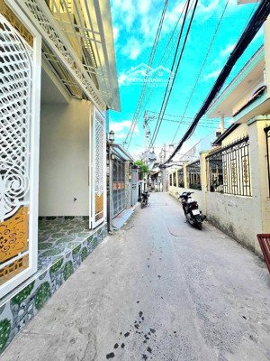 bán nhà, nhà bè, huỳnh tấn phát, 4m x 15m nhà 4pn, 3wc, hẻm 4m, giá 4,79 tỷ ht ngân hàng cao.