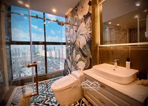 bán căn hộ hoa hậu tại cầu giấy center point: 3 ngủ - 2vs, dt 128m2, tầng trung, ban công đn