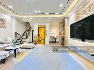 bán căn nhà ngay ngã tư sở, ngõ thịnh quang, tặng nội thất 14 tỷ, sẵn 7 tầng thang máy, 30m ra oto