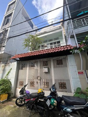 bán nhà 98m2, 6x17m, 1 lầu, hxh 5m, đường dương quảng hàm, giá 10.5 tỷ tl. cách mt chỉ 100m