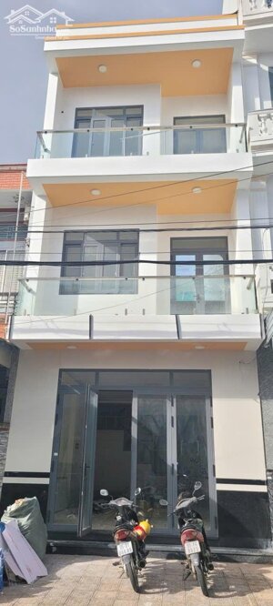 Nhà rộng mặt tiền Phan Huy Chú kdc Thới Nhựt Cần Thơ