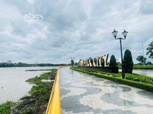 siêu phẩm biệt thự 2 mt duy nhất - view chính diện sông sài gòn - 460m2(ngang 22m) - gía: 260tr/m2