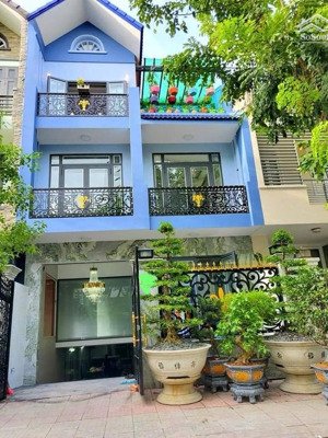 bán gấp nhà mặt phố sadeco ven sông, 22 tỷ, liền kề phú mỹ hưng