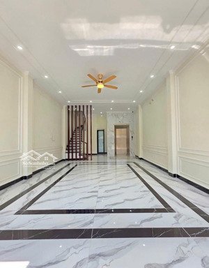 dv đìa lão kiến hưng nhà mới tinh phân lô vỉa hè 7 tầng thang máy