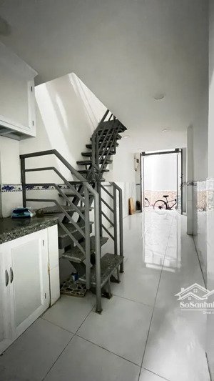 bán nr tại lê hồng phong, q10, hcm, giá ưu đãi 3,5 tỷ, 18m2, 3 tầng, pháp lý đầy đủ