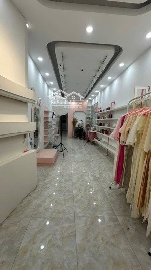 cho thuê nhà mặt phố chùa láng, dt 54m2x4 tầng, mt 3m, giá 60tr, lh 