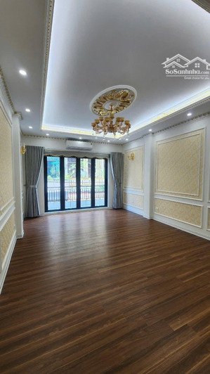 nhà khu phố phùng chí kiên. ngõ rộng, hai ô tô tránh nhau. hàng xóm hòa đồng, ngõ xóm sạch đẹp