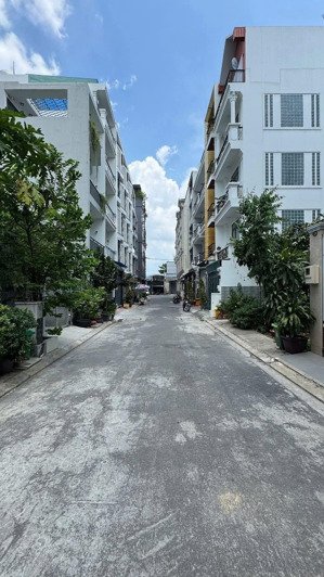 cạnh đầm sen nước, quận 11 - hòa bình - hẻm oto - 4x18 - 4 tầng.