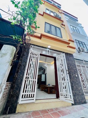 nhà 4 tầng 1 tum 4 phòng ngủ, full công năng tổ 14 yên nghĩa