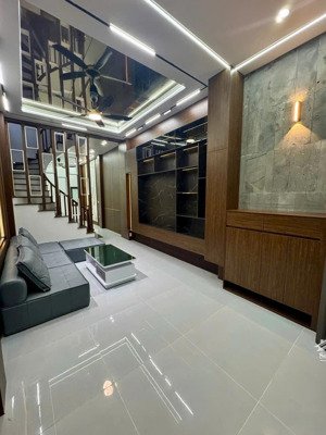 nhà đẹp trung tâm nhân hòa thanh xuân 42m 4 tầng giá 12.2 tỷ ngõ nông, gần ô tô