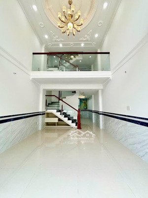 quận 11, bán nhà lạc long quân, phương 3, khu cao tầng đồng bộ, xe hơi ngủ trong nhà, 6 tầng