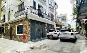 bán nhà nguyễn văn huyên - 40m2 * 6 tầng thang máy * lô góc - ô tô đỗ cửa - 13 tỷ - lh 