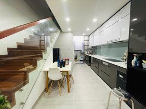 cho thuê nhà đẹp 1 trệt 1 lầu full nội thất gần big c tân hiệp