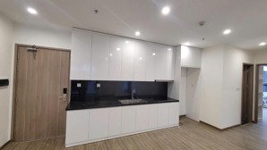 chính chủ cho thuê căn hộ 2pn+ đồ cơ bản diện tích rộng, khu gần nhà gửi xe ô tô, lh: 