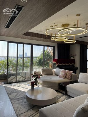 bán căn góc 136m2, 4 ngủ chung cư roman tố hữu, sẵn sổ đỏ, có slot ô tô, nội thất đẹp, 78 triệu/m2