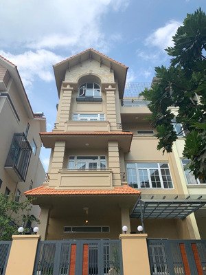 bán bt 4pn, 5wc, 200m2 tại him lam kênh tẻ, q7, hcm